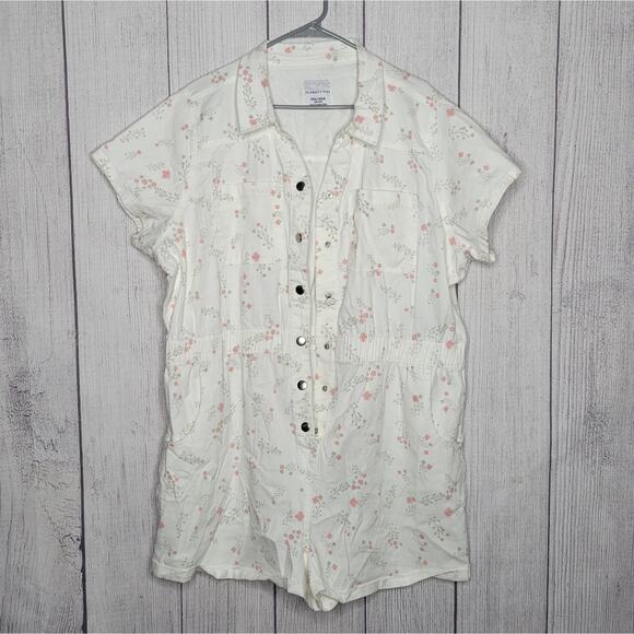 Celebrity Pink Plus Size Floral Romper, size XXXL - Picture 2 of 6